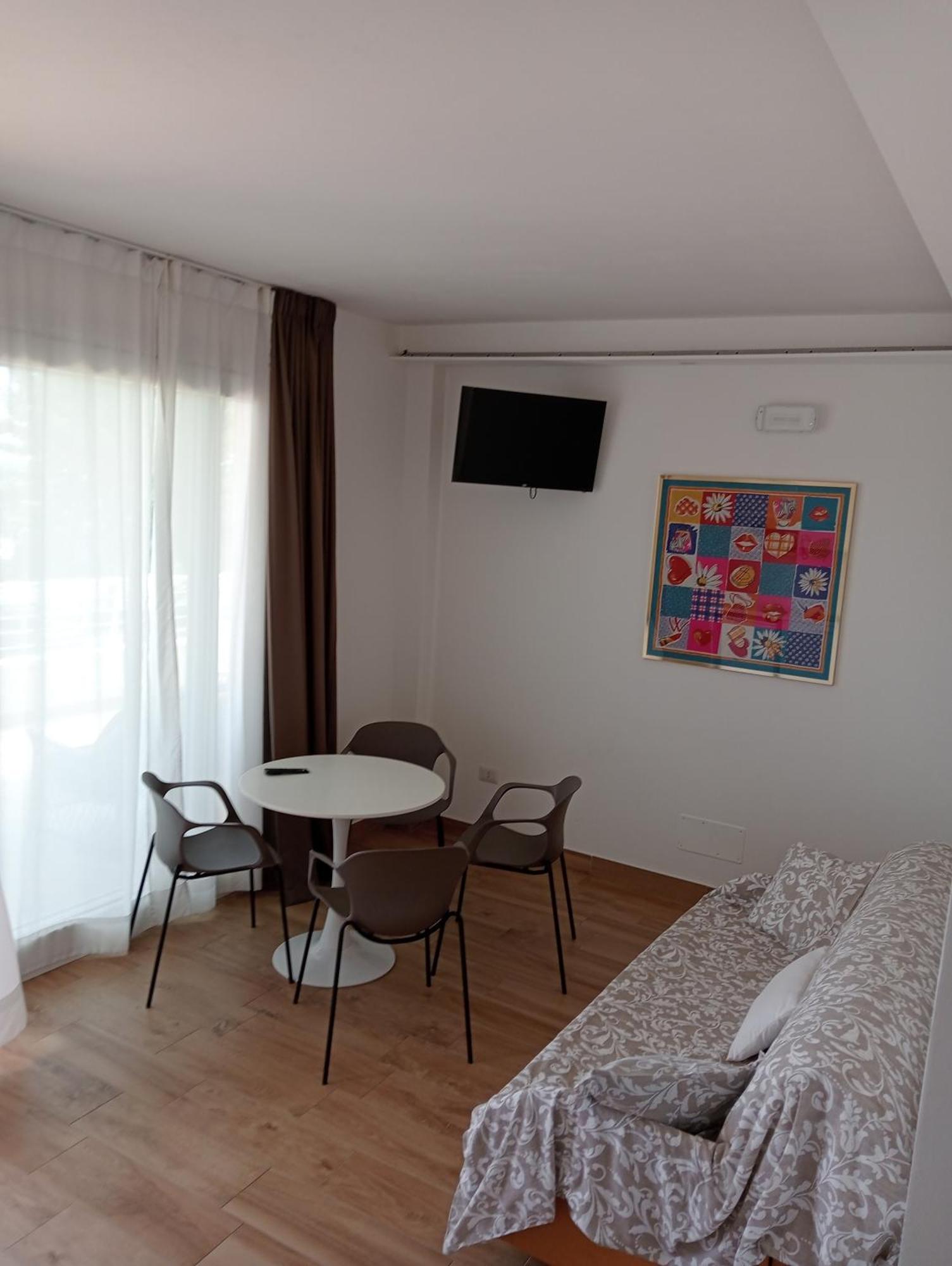 Hotel Flora Alba Adriatica Eksteriør billede