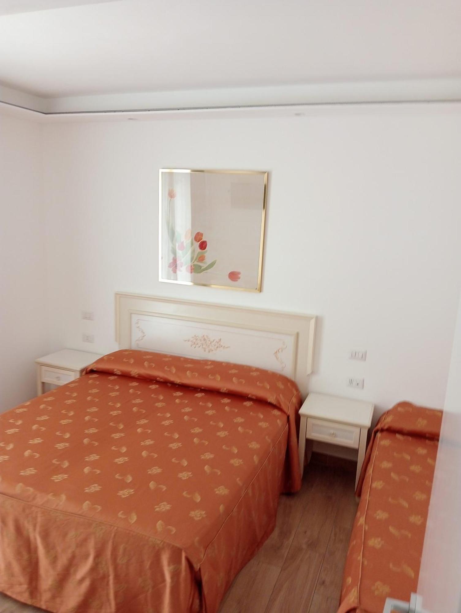 Hotel Flora Alba Adriatica Eksteriør billede